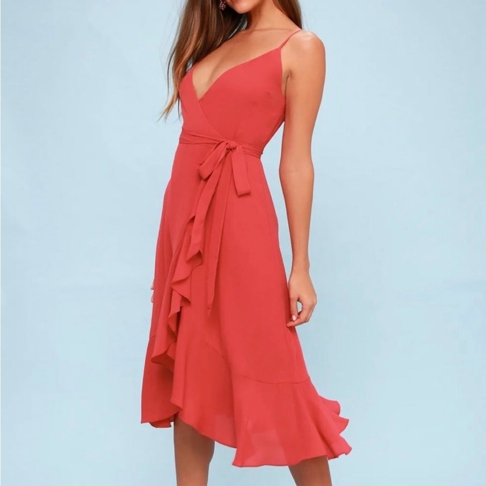 Lulu’s Coral Wrap Midi Dress